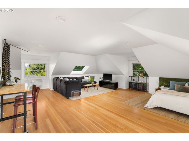 536 Se 17TH Ave, Portland, OR 97214