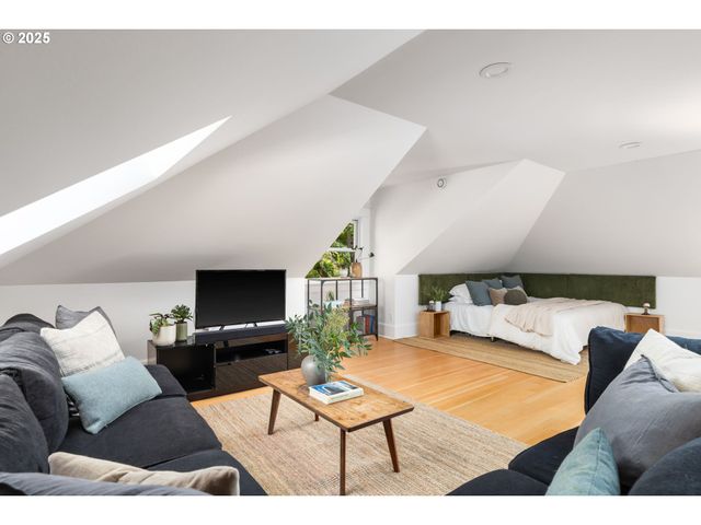 536 Se 17TH Ave, Portland, OR 97214