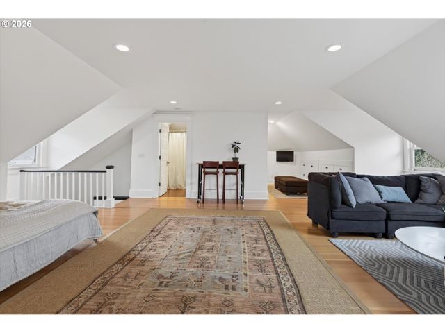 536 Se 17TH Ave, Portland, OR 97214