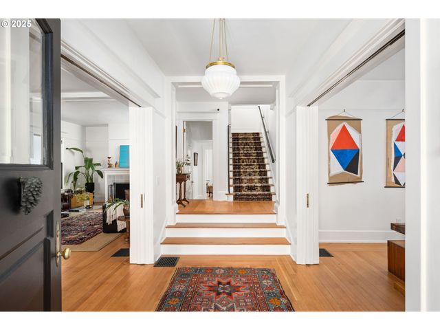 536 Se 17TH Ave, Portland, OR 97214