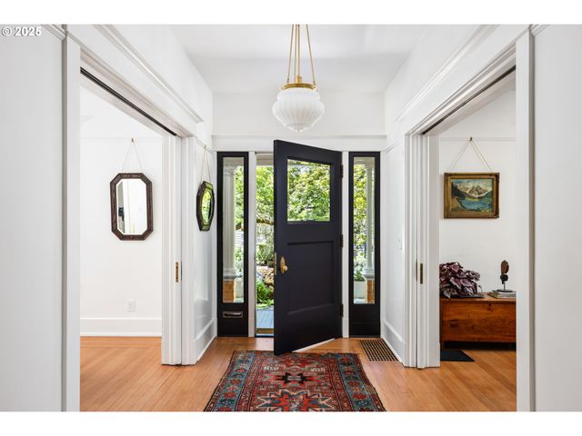 536 Se 17TH Ave, Portland, OR 97214