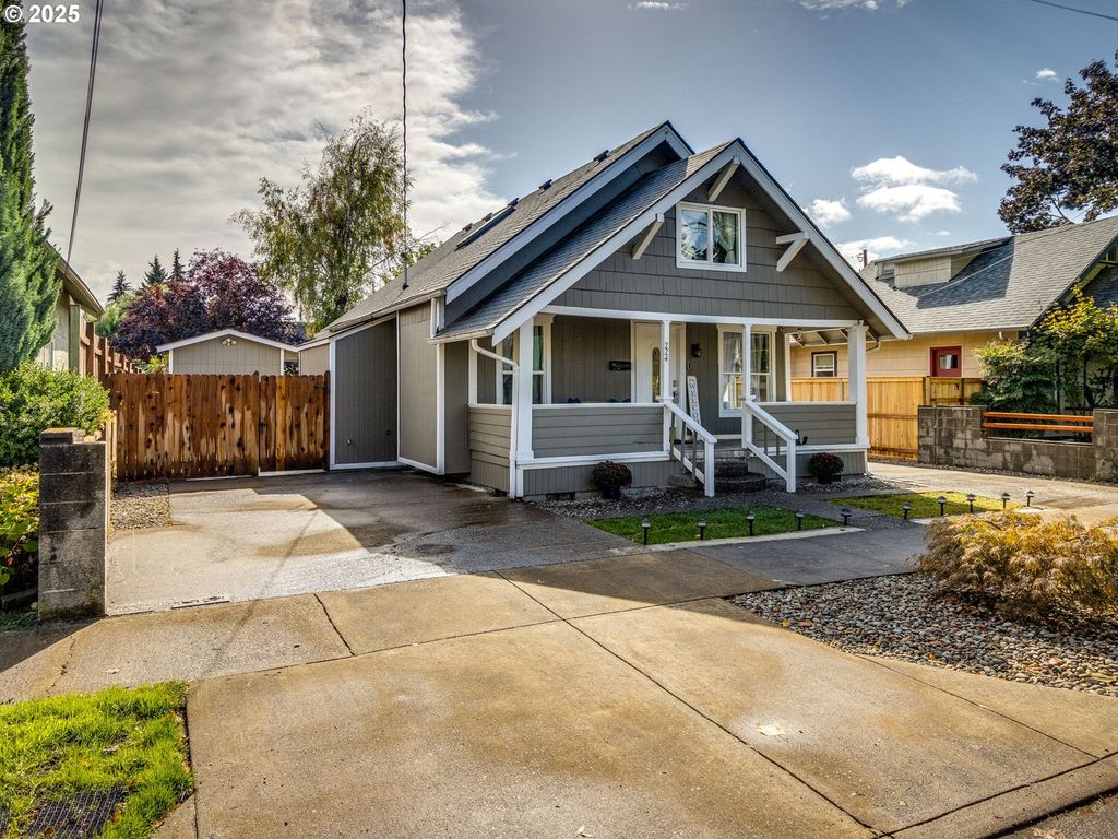 224 Nw 11TH St, Mc Minnville, OR 97128