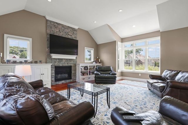 22 Chickadee Way, North Attleboro, MA 02760