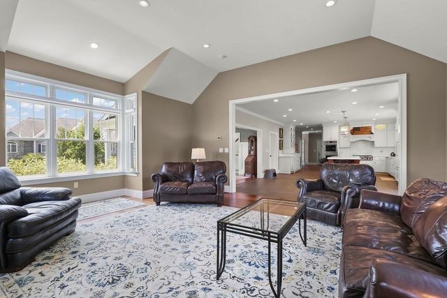 22 Chickadee Way, North Attleboro, MA 02760