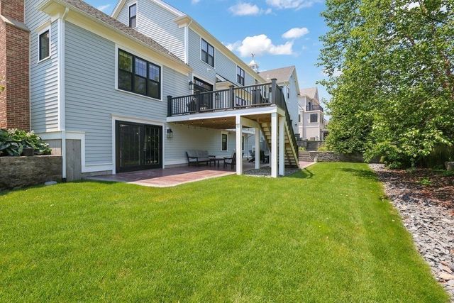 22 Chickadee Way, North Attleboro, MA 02760