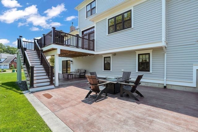 22 Chickadee Way, North Attleboro, MA 02760
