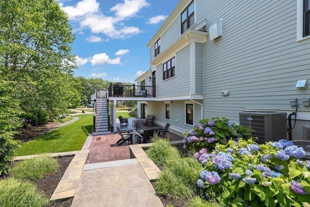 22 Chickadee Way, North Attleboro, MA 02760