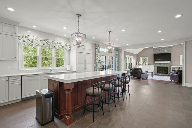 22 Chickadee Way, North Attleboro, MA 02760