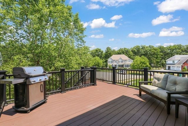 22 Chickadee Way, North Attleboro, MA 02760