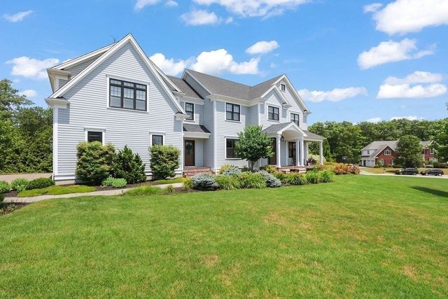 22 Chickadee Way, North Attleboro, MA 02760