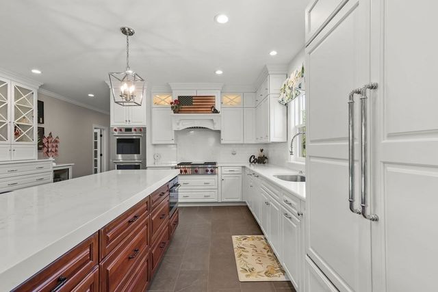 22 Chickadee Way, North Attleboro, MA 02760