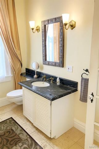 2222 S 12th Street, St Louis, MO 63104