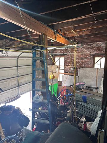 2222 S 12th Street, St Louis, MO 63104