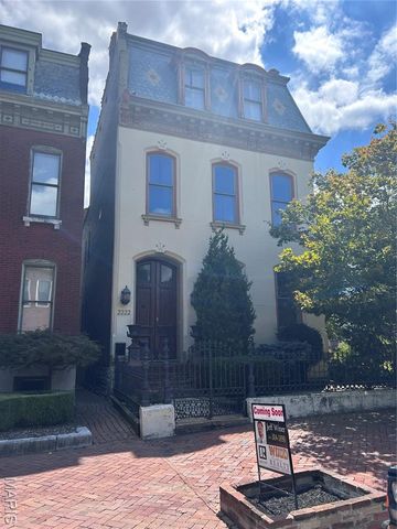 2222 S 12th Street, St Louis, MO 63104