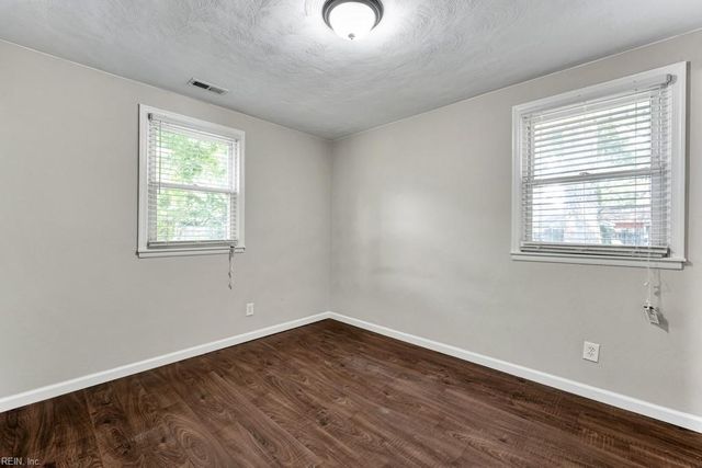 1210 Drayton CT, Chesapeake, VA 23324
