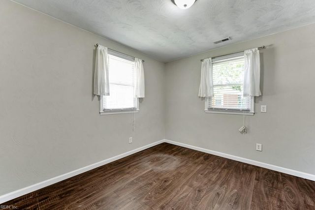 1210 Drayton CT, Chesapeake, VA 23324