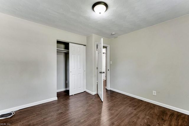 1210 Drayton CT, Chesapeake, VA 23324