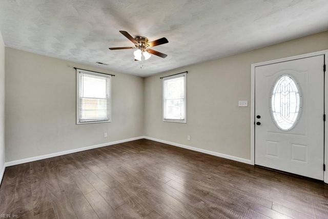 1210 Drayton CT, Chesapeake, VA 23324