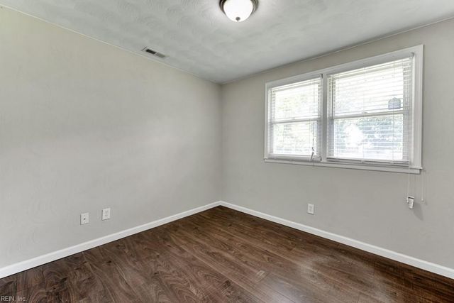 1210 Drayton CT, Chesapeake, VA 23324