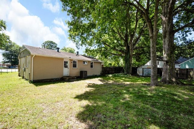 1210 Drayton CT, Chesapeake, VA 23324