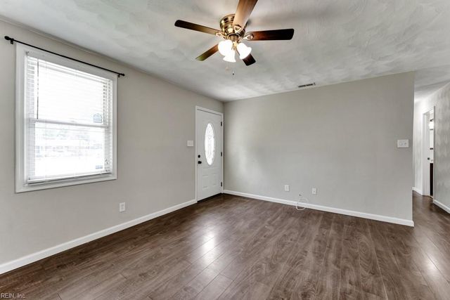 1210 Drayton CT, Chesapeake, VA 23324
