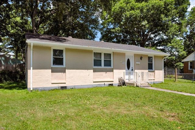 1210 Drayton CT, Chesapeake, VA 23324
