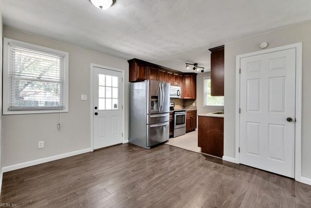 1210 Drayton CT, Chesapeake, VA 23324