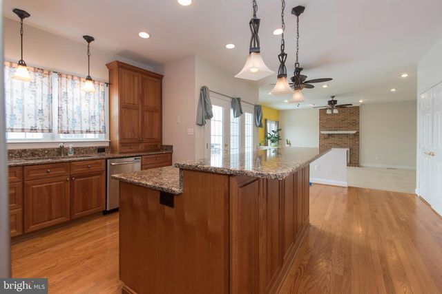 10817 MAPLECREST LN, Potomac, MD 20854