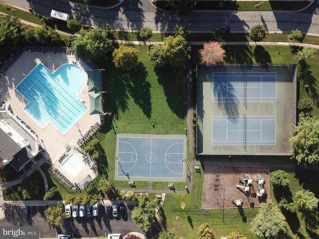 10817 MAPLECREST LN, Potomac, MD 20854