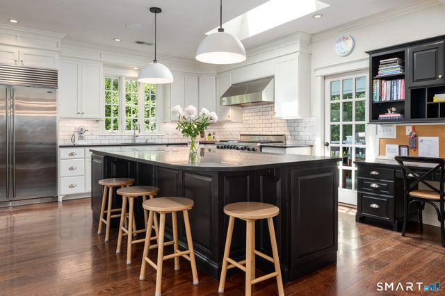 293 Old Norwalk Road, New Canaan, CT 06840