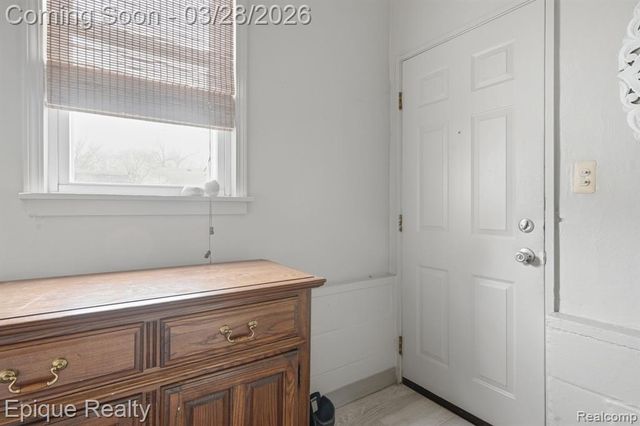 21416 Roosevelt Avenue, Farmington Hills, MI 48336