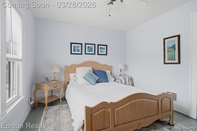 21416 Roosevelt Avenue, Farmington Hills, MI 48336