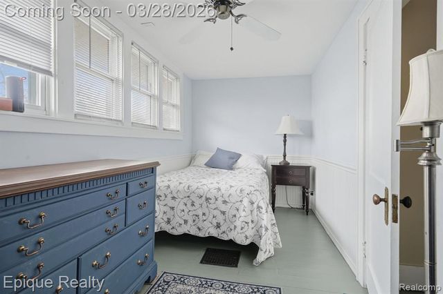 21416 Roosevelt Avenue, Farmington Hills, MI 48336