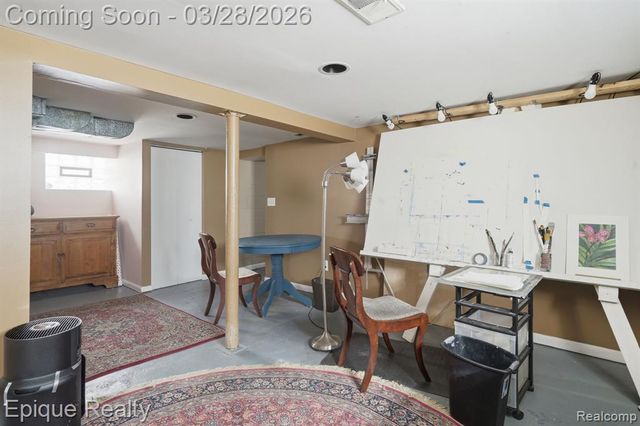 21416 Roosevelt Avenue, Farmington Hills, MI 48336
