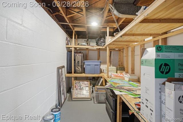 21416 Roosevelt Avenue, Farmington Hills, MI 48336