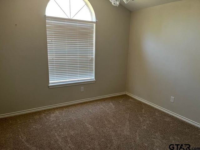 360 ACR 330, Palestine, TX 75803