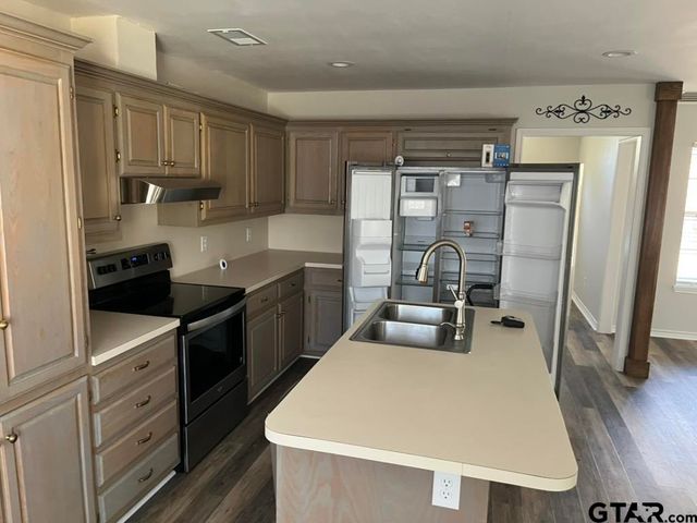 360 ACR 330, Palestine, TX 75803