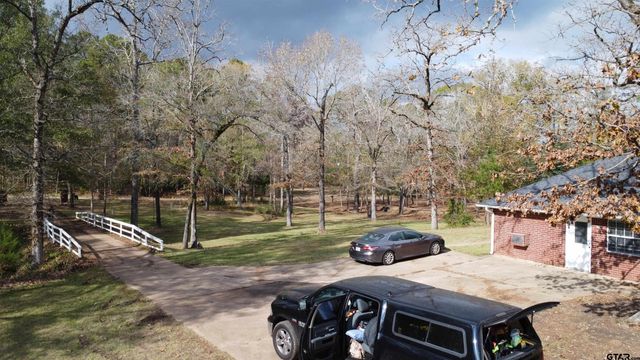 360 ACR 330, Palestine, TX 75803