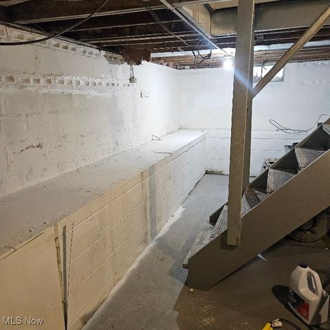 25650 Richards Avenue, Euclid, OH 44132