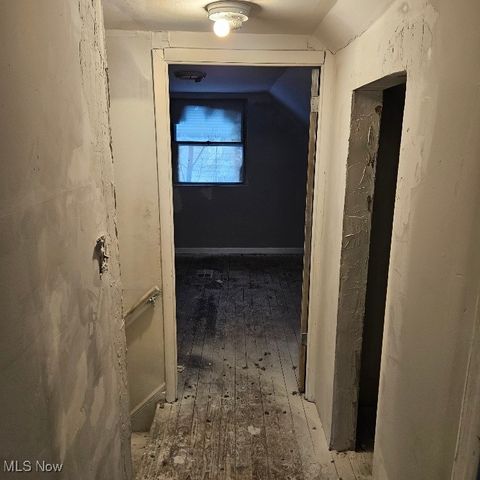 25650 Richards Avenue, Euclid, OH 44132