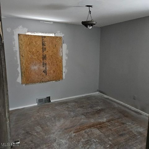 25650 Richards Avenue, Euclid, OH 44132