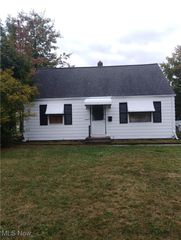 25650 Richards Avenue, Euclid, OH 44132