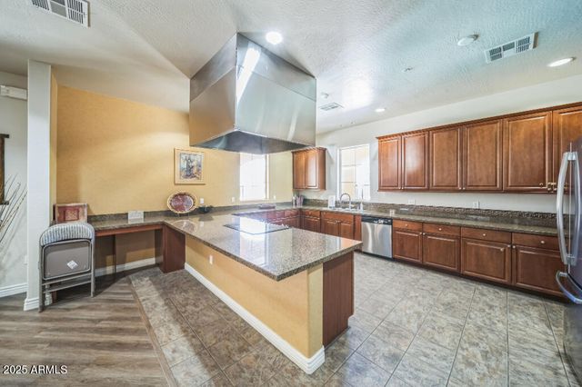 14575 W MOUNTAIN VIEW Boulevard 11212, Surprise, AZ 85374