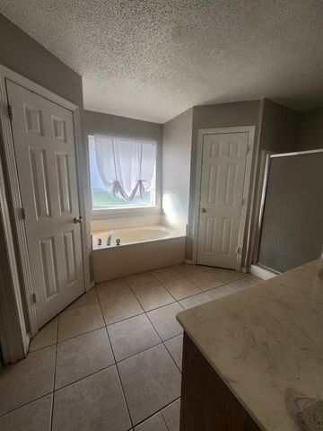 117 Howland Lane, Waxahachie, TX 75167