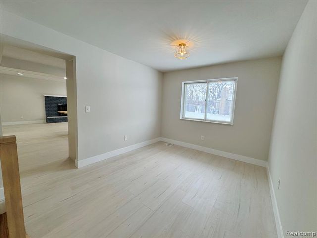 275 Melinda Circle, White Lake, MI 48386