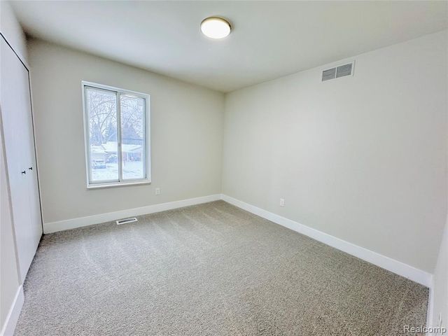 275 Melinda Circle, White Lake, MI 48386