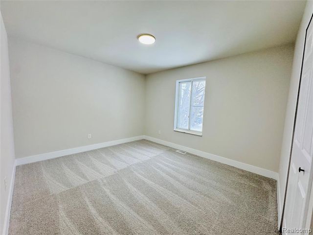 275 Melinda Circle, White Lake, MI 48386