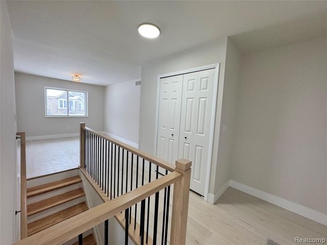 275 Melinda Circle, White Lake, MI 48386