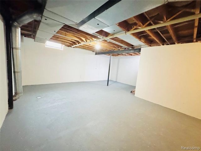 275 Melinda Circle, White Lake, MI 48386