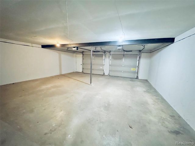 275 Melinda Circle, White Lake, MI 48386